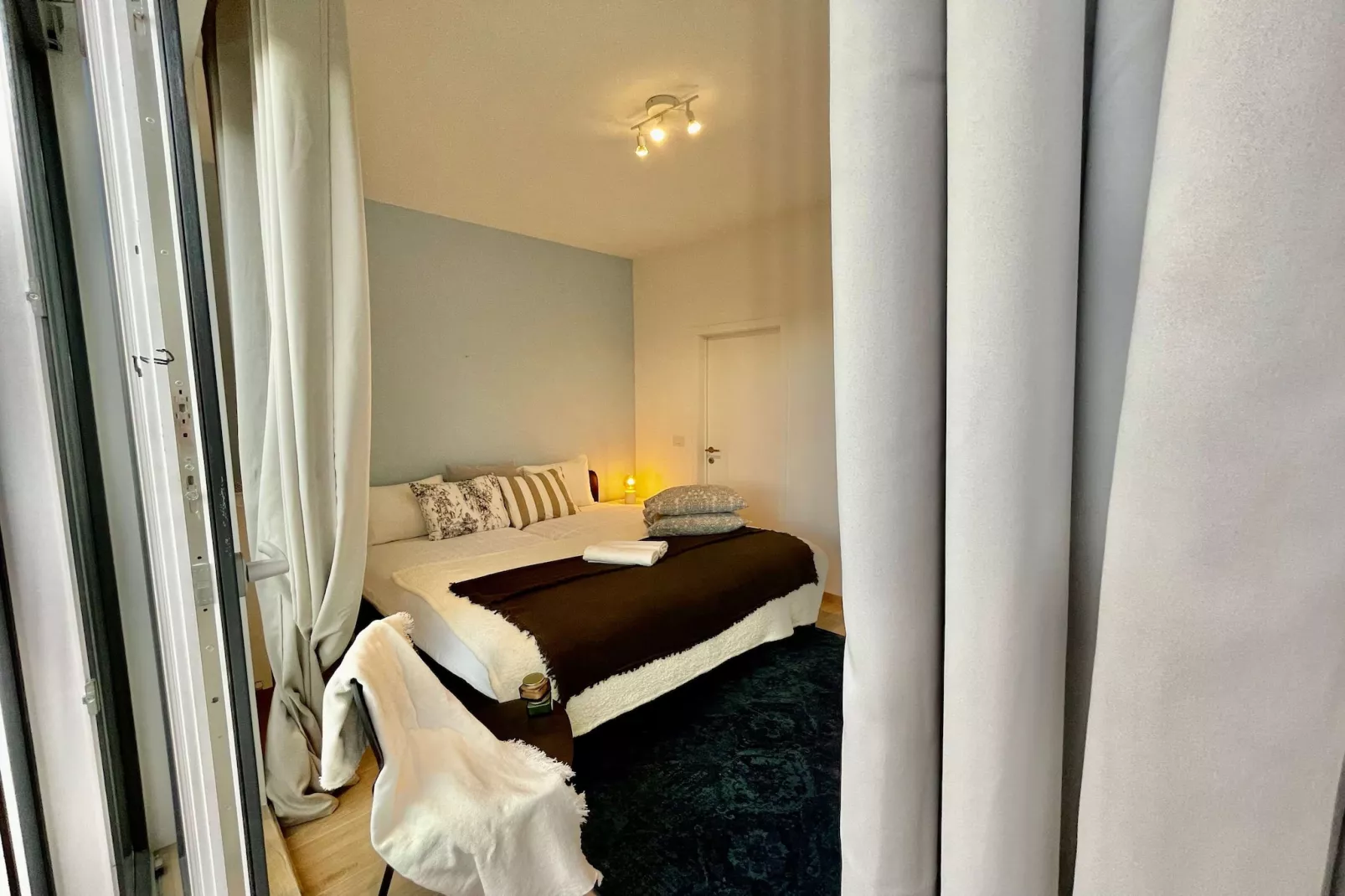 Luxury Dlx 1BR Near Fashion District by OneLuxStay - Slaapkamer