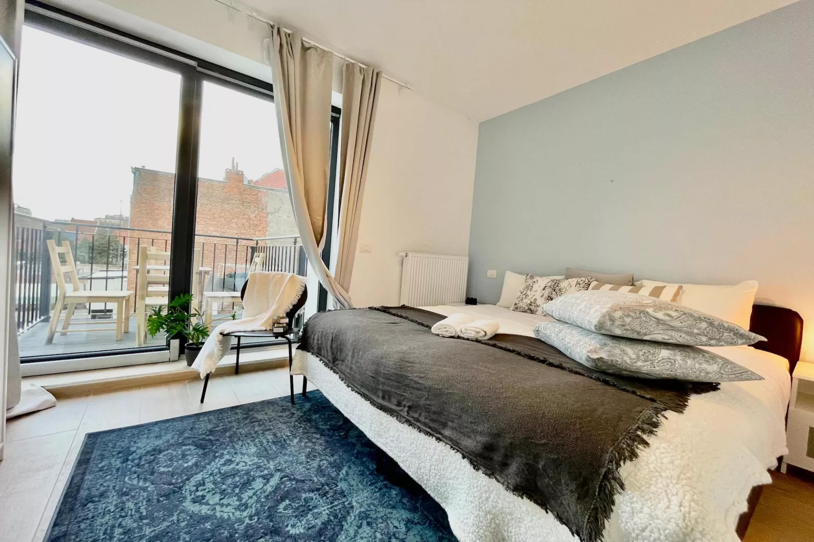 Luxury Dlx 1BR Near Fashion District by OneLuxStay - Slaapkamer