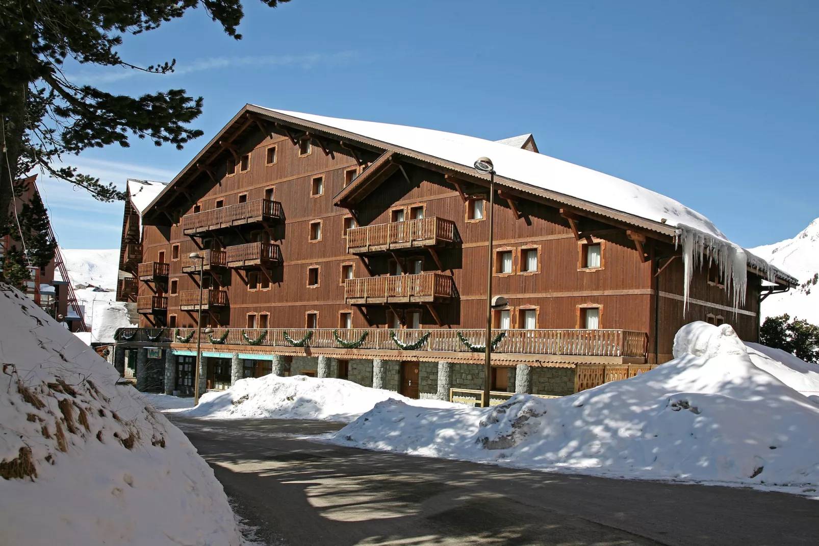 Chalet Altitude Arc 2000 5 - Buitenkant zomer