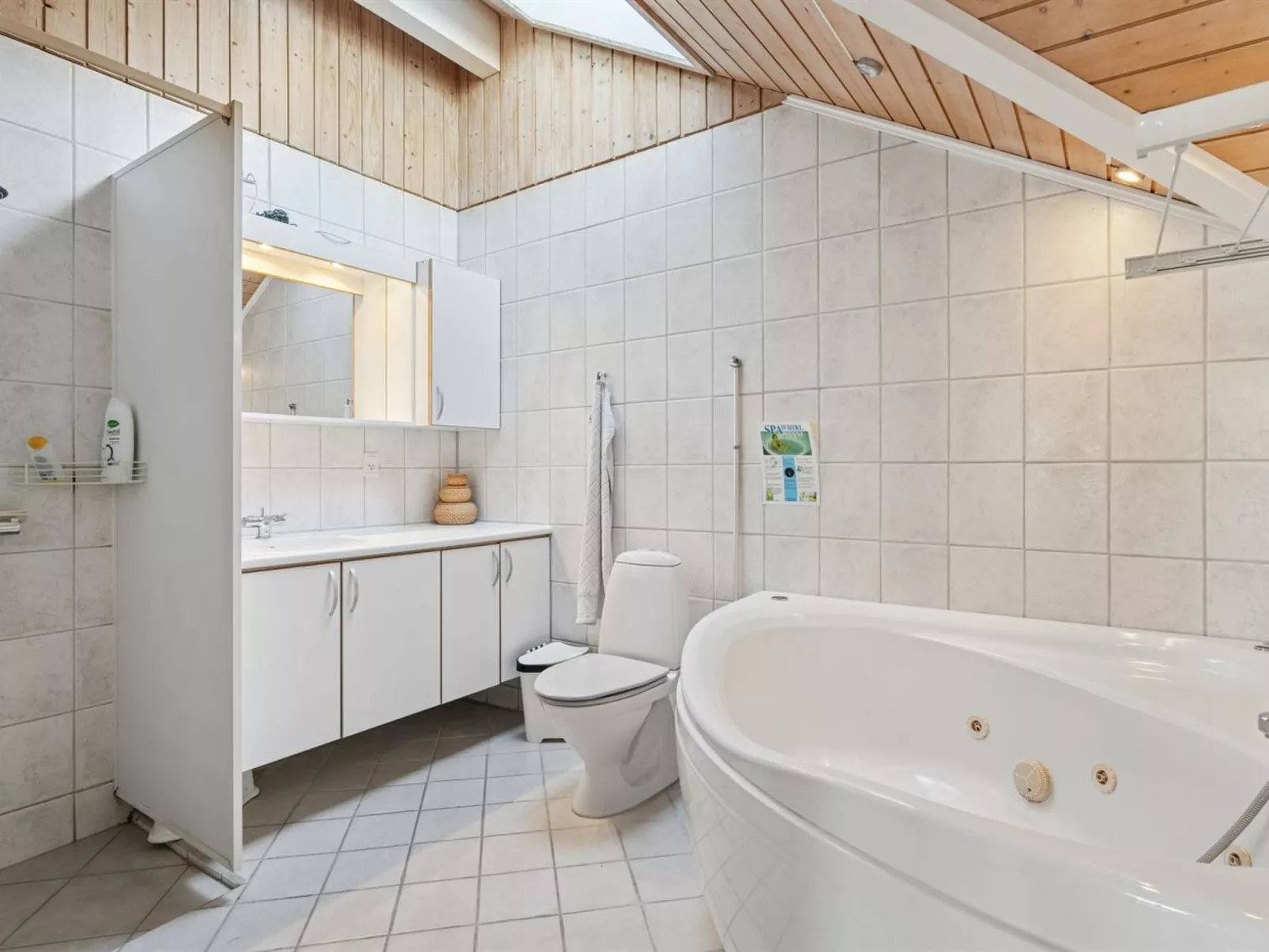 "Elenor" - 1.3km from the sea