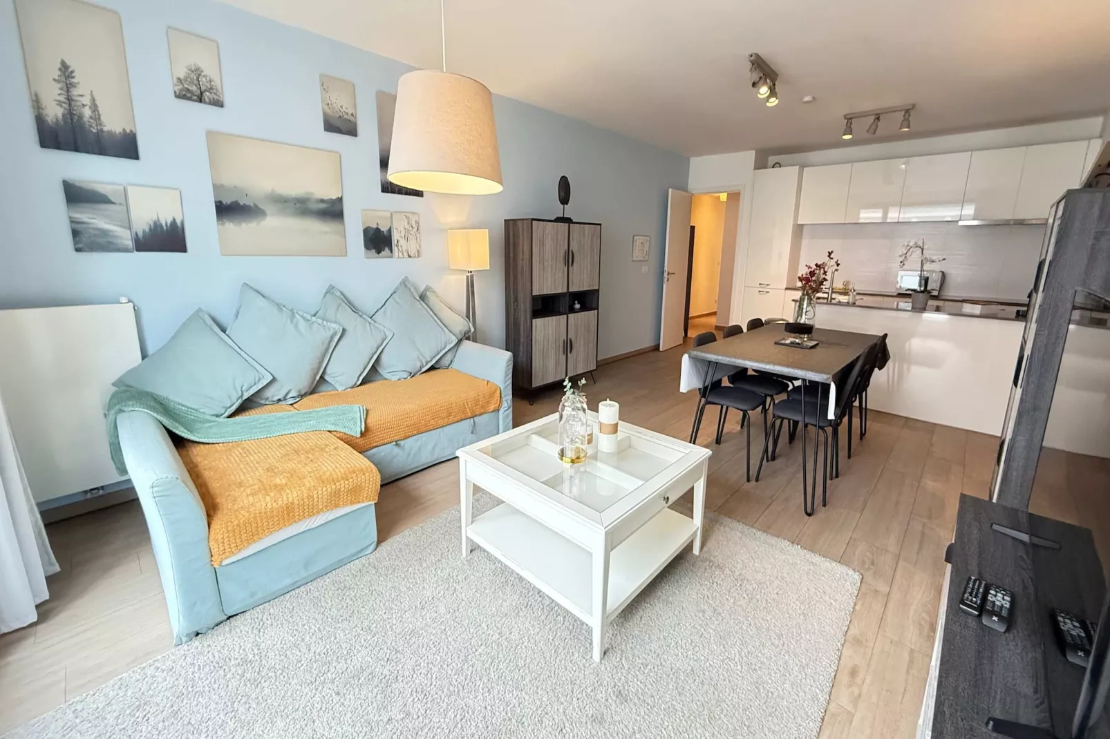 Spacious 3BR 25 BA Near Diamond District by OneLuxStay