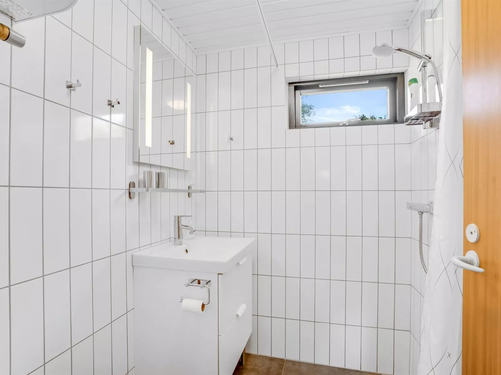 "Lars" - 250m from the sea