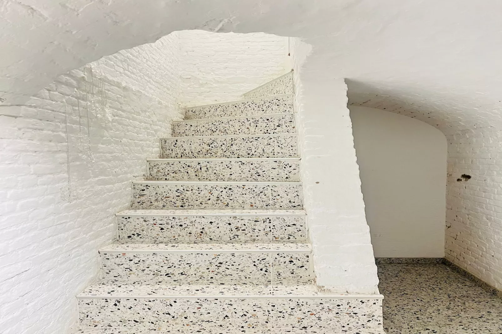 Studio Suite Antwerp Fashion District by OneLuxStay - Overloop