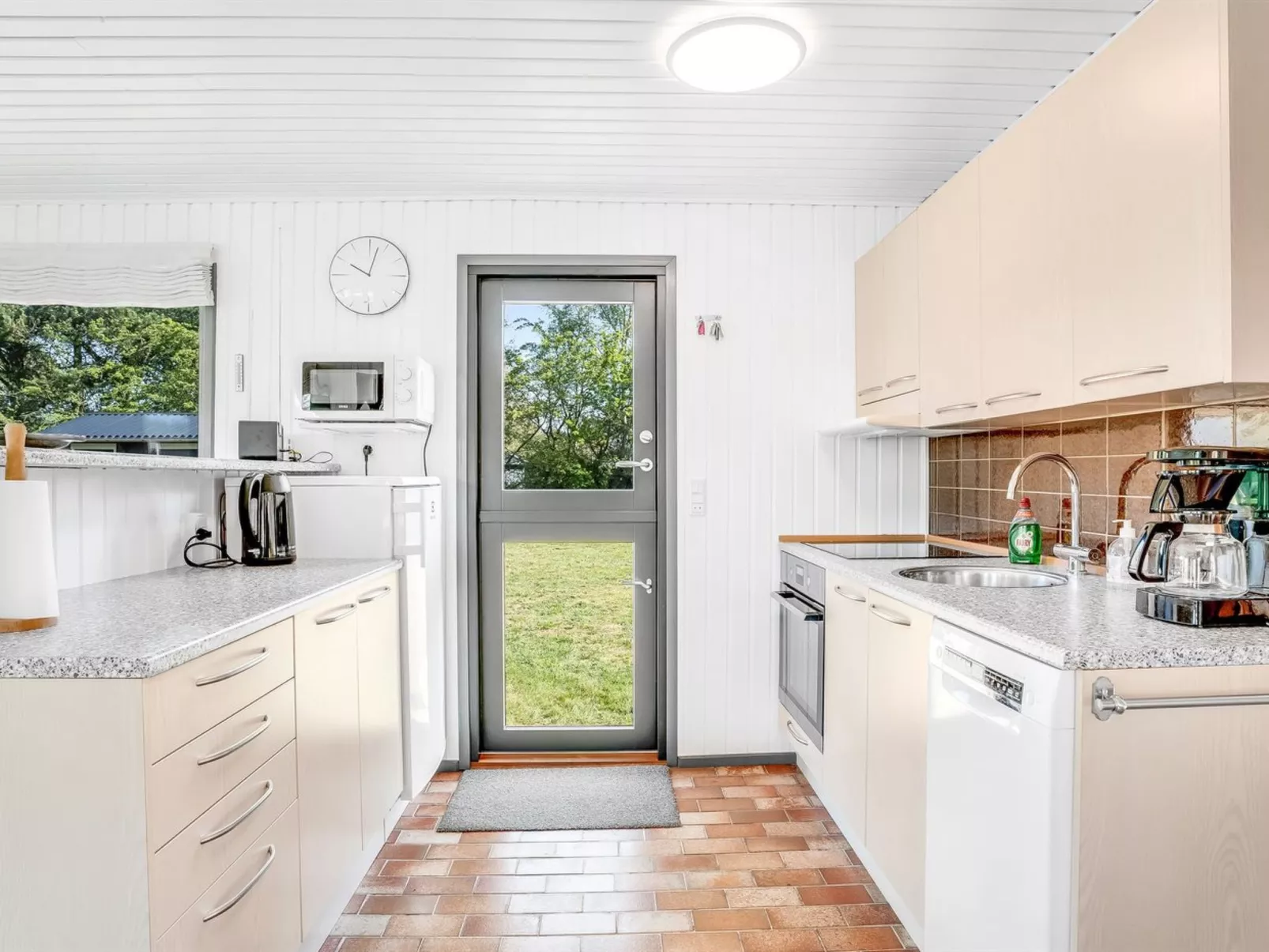 "Lars" - 250m from the sea - Binnen