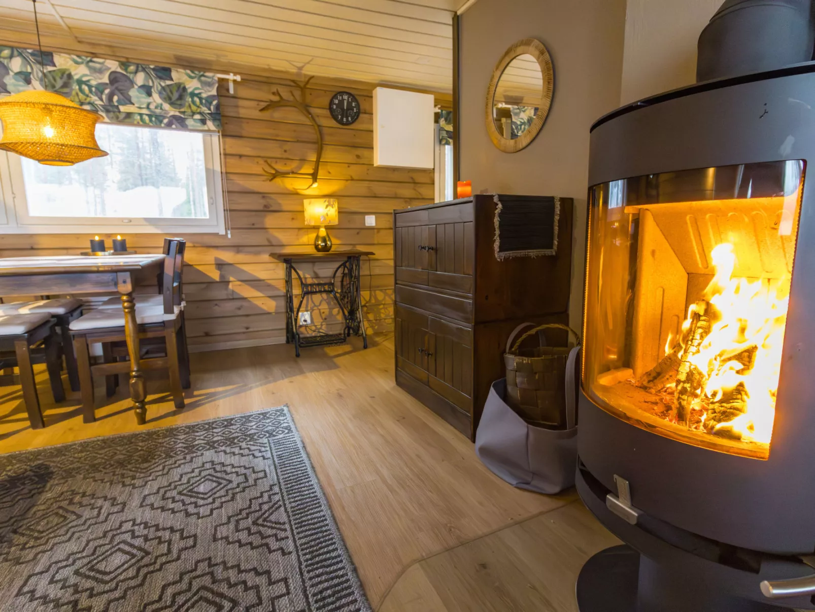 Lystikämän helmi - Binnen