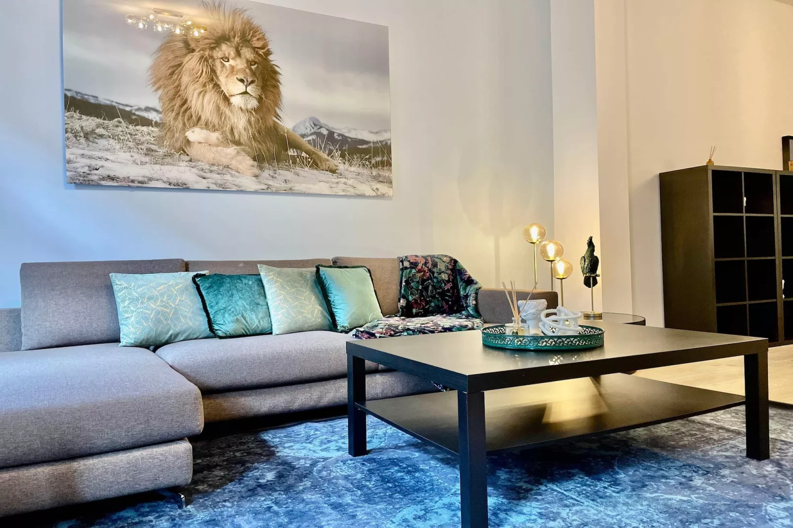 Luxury 2BR 2BA Near Fashion District by OneLuxStay - Woonkamer