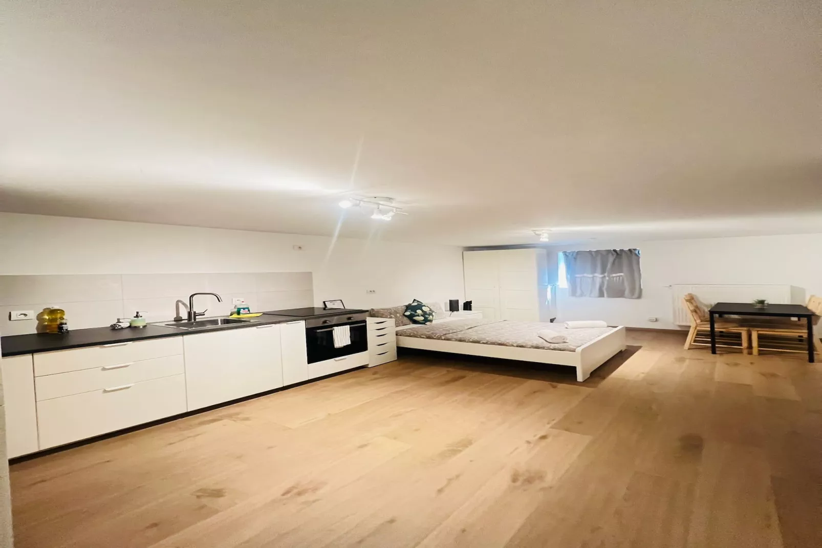 Studio Suite Antwerp Fashion District by OneLuxStay - Keuken