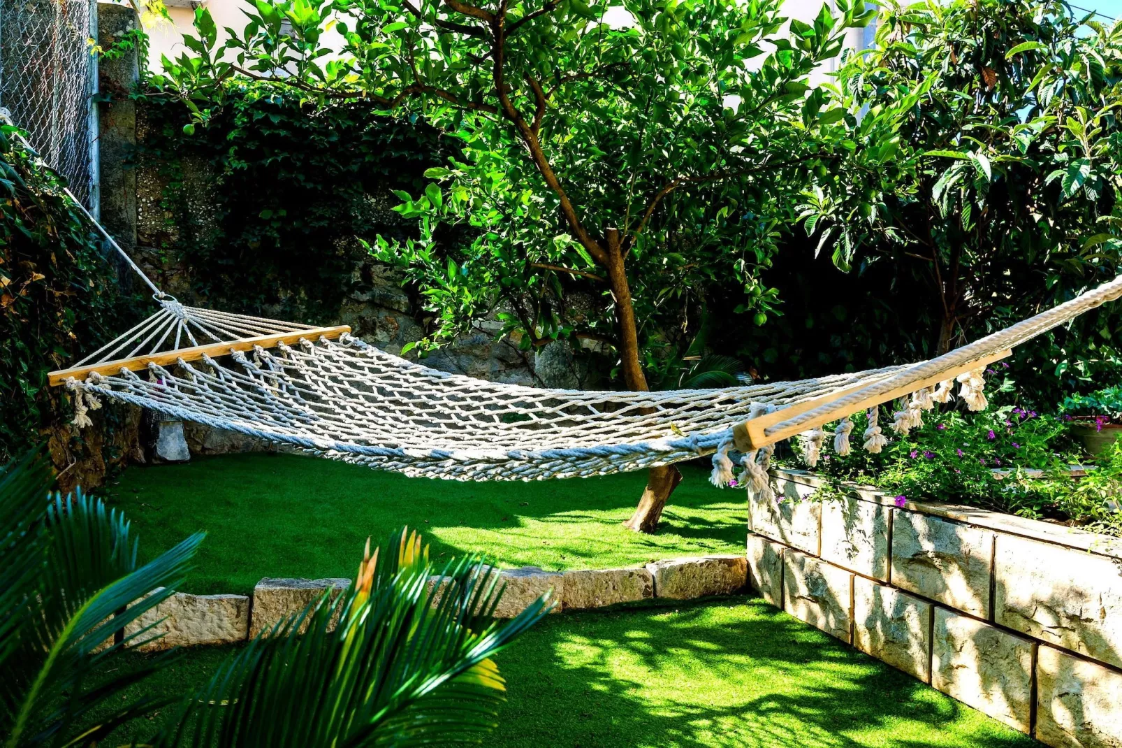 Villa Rustic stone - Tuinen zomer