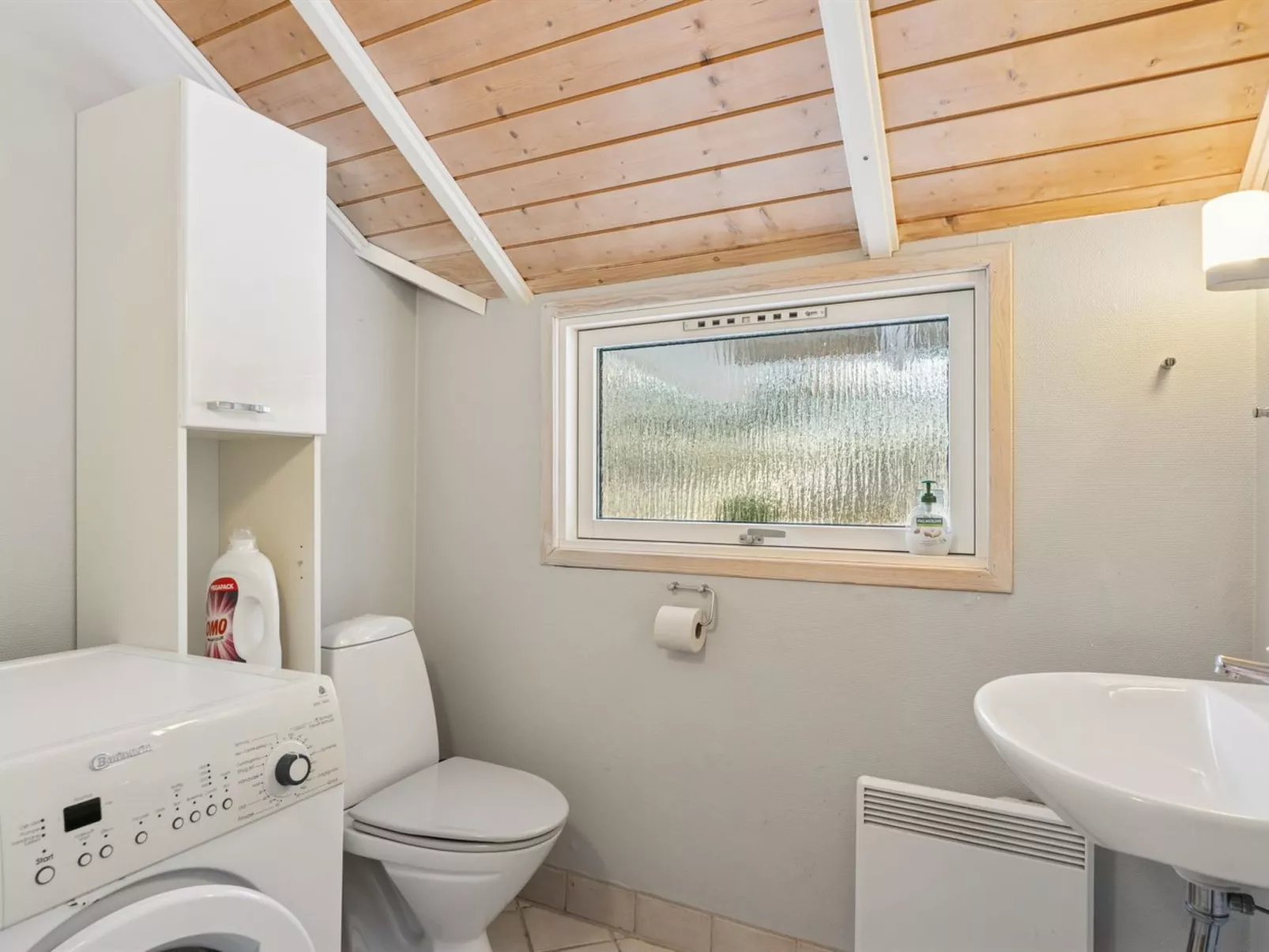 "Elenor" - 1.3km from the sea - Binnen