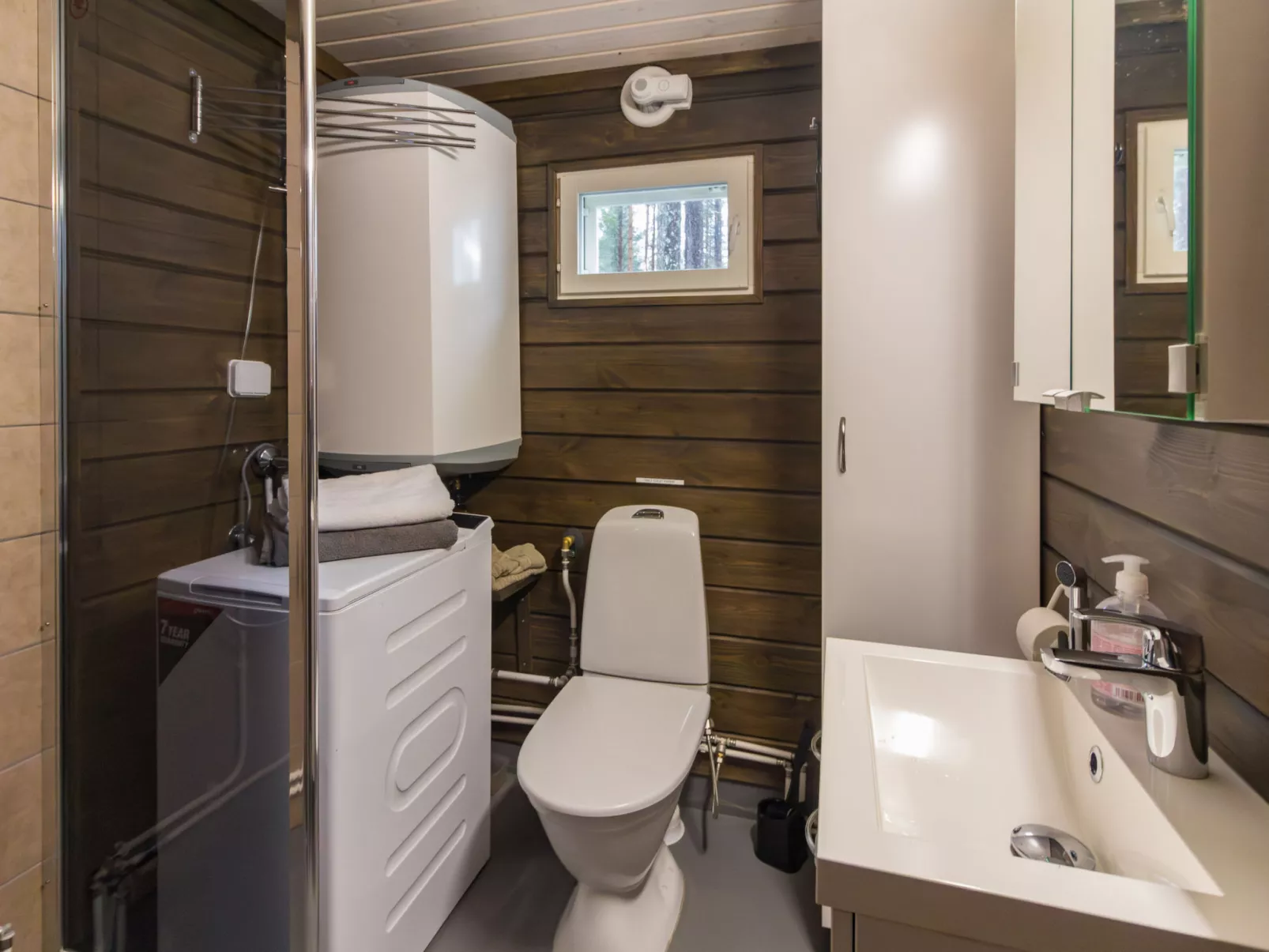 Lystikämän helmi - Binnen