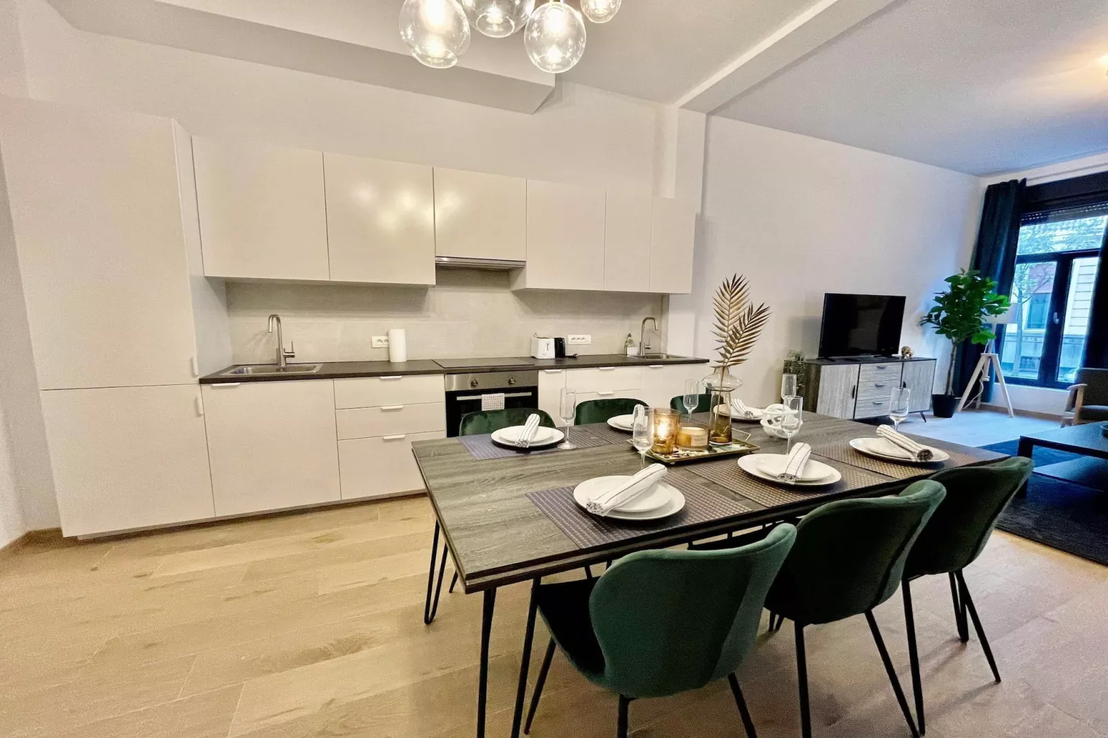 Luxury 2BR 2BA Near Fashion District by OneLuxStay - Woonkamer