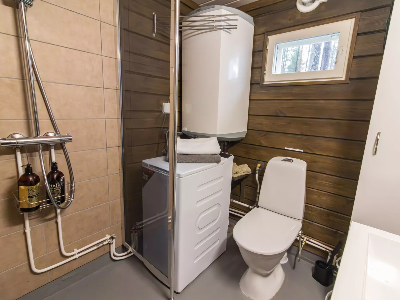 Lystikämän helmi - Binnen