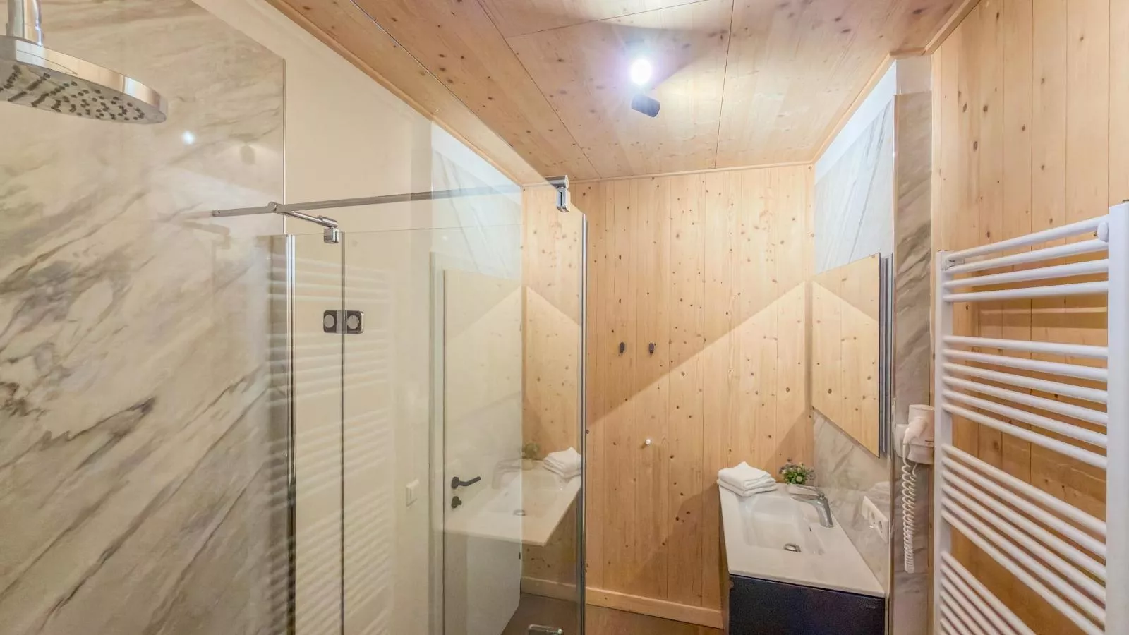 Reiteralm Top 33 - Badkamer