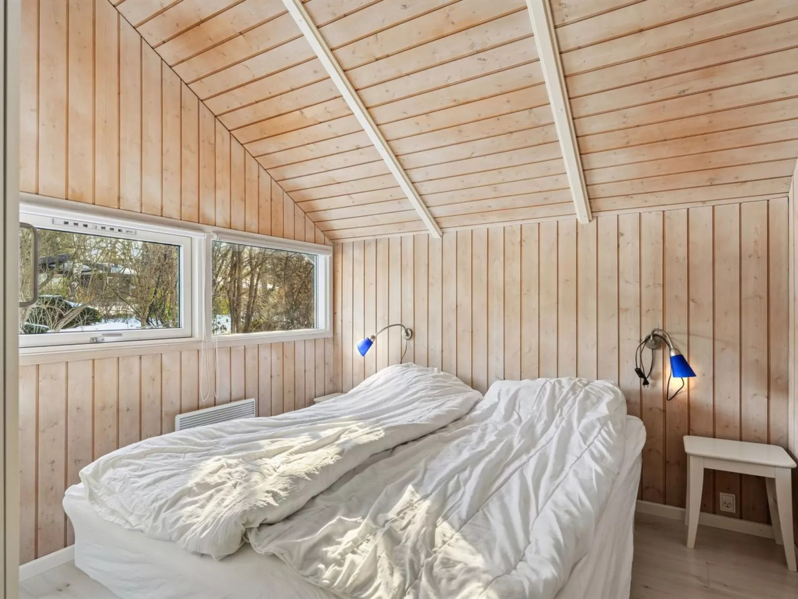 "Elenor" - 1.3km from the sea - Binnen