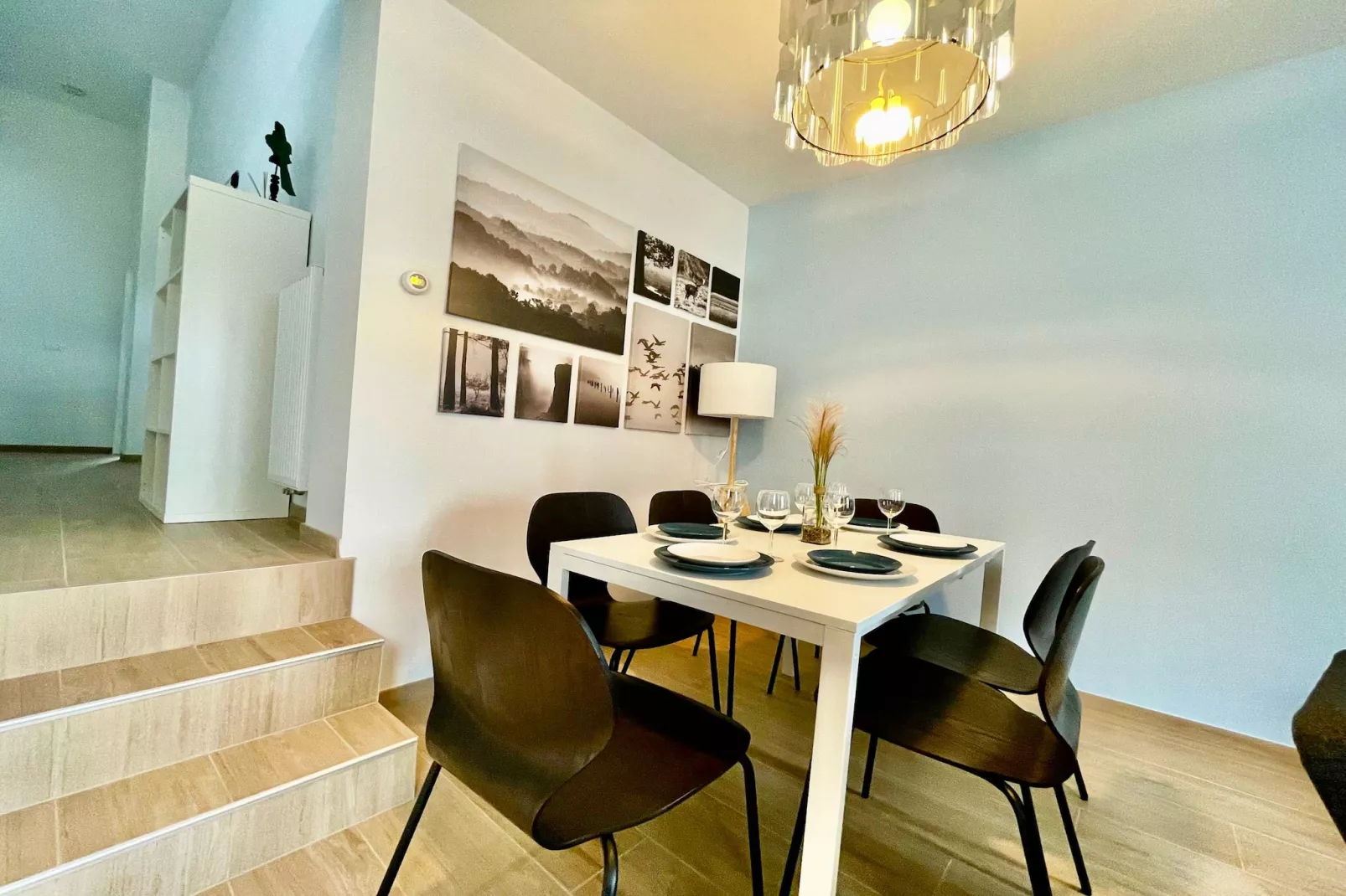 Luxury 2BR 1BA Near Fashion District by OneLuxStay - Eetkamer