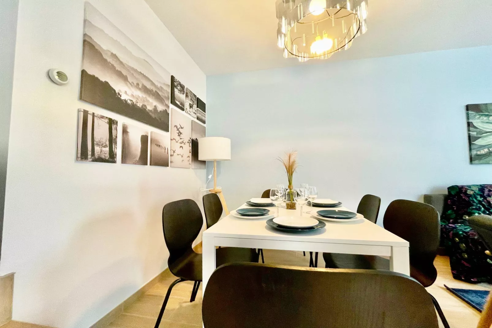 Luxury 2BR 1BA Near Fashion District by OneLuxStay - Eetkamer