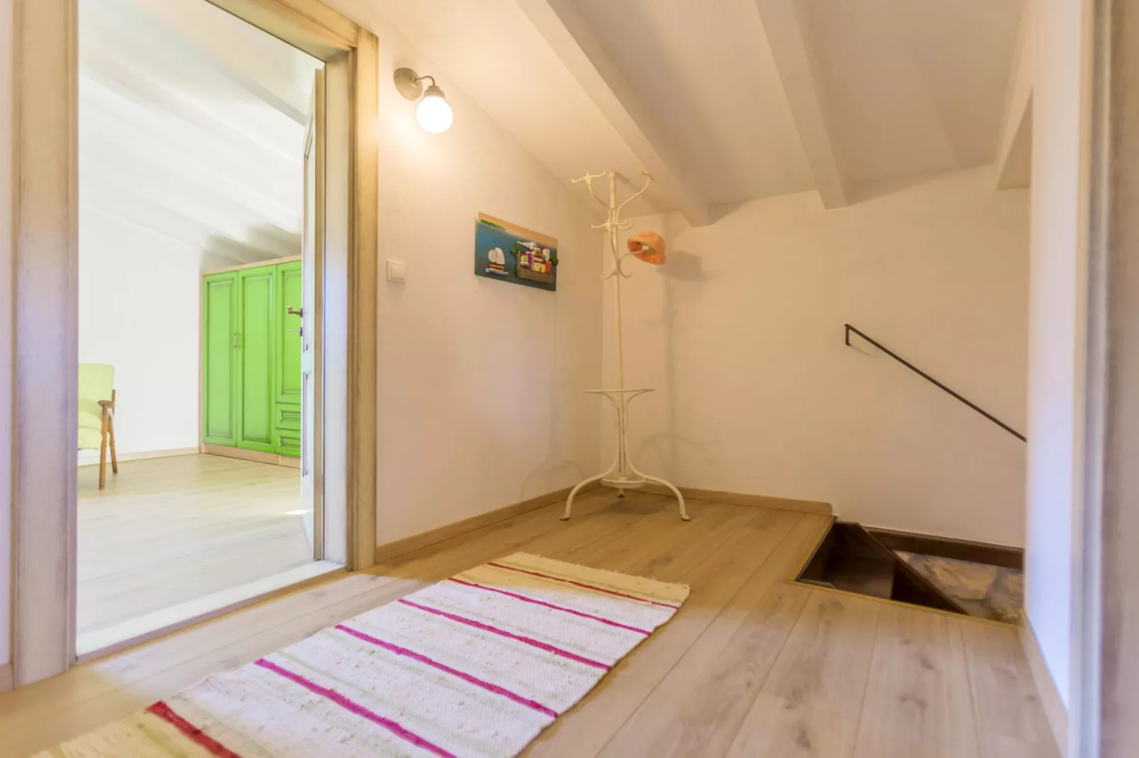 Rustic Villa Fragola with heated pool - Overloop