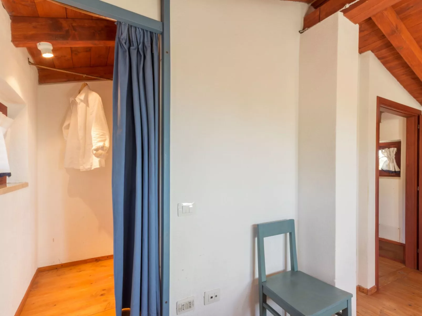 Tenuta "Carrubo" mit Wandkasten - Image-tags.info