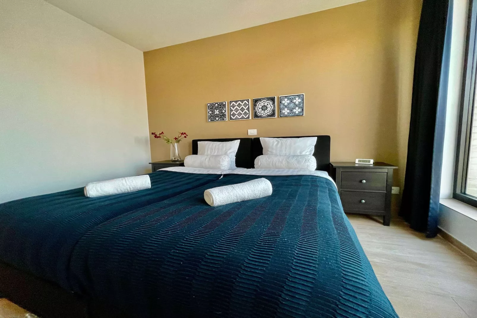 Modern 2BR 1/5 BA Near Diamond District by OneLuxStay - Slaapkamer