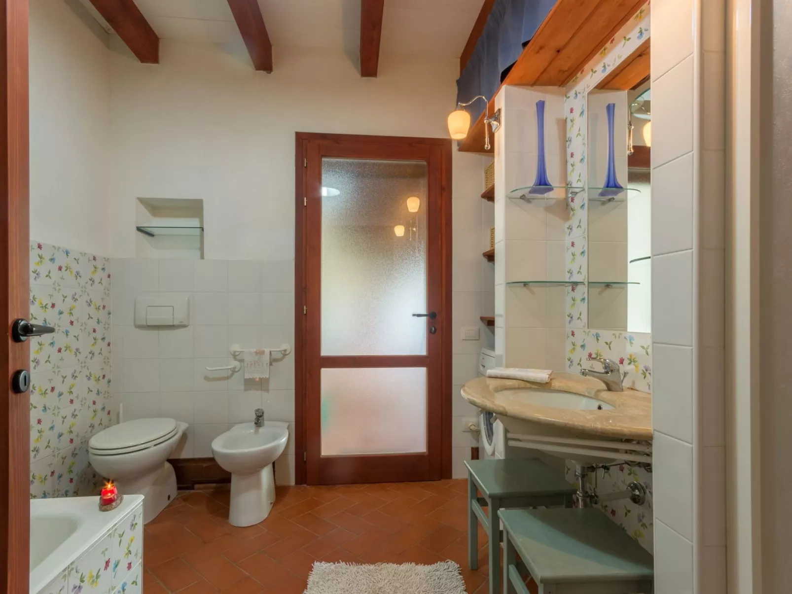 Tenuta "Carrubo" mit Wandkasten - Image-tags.info