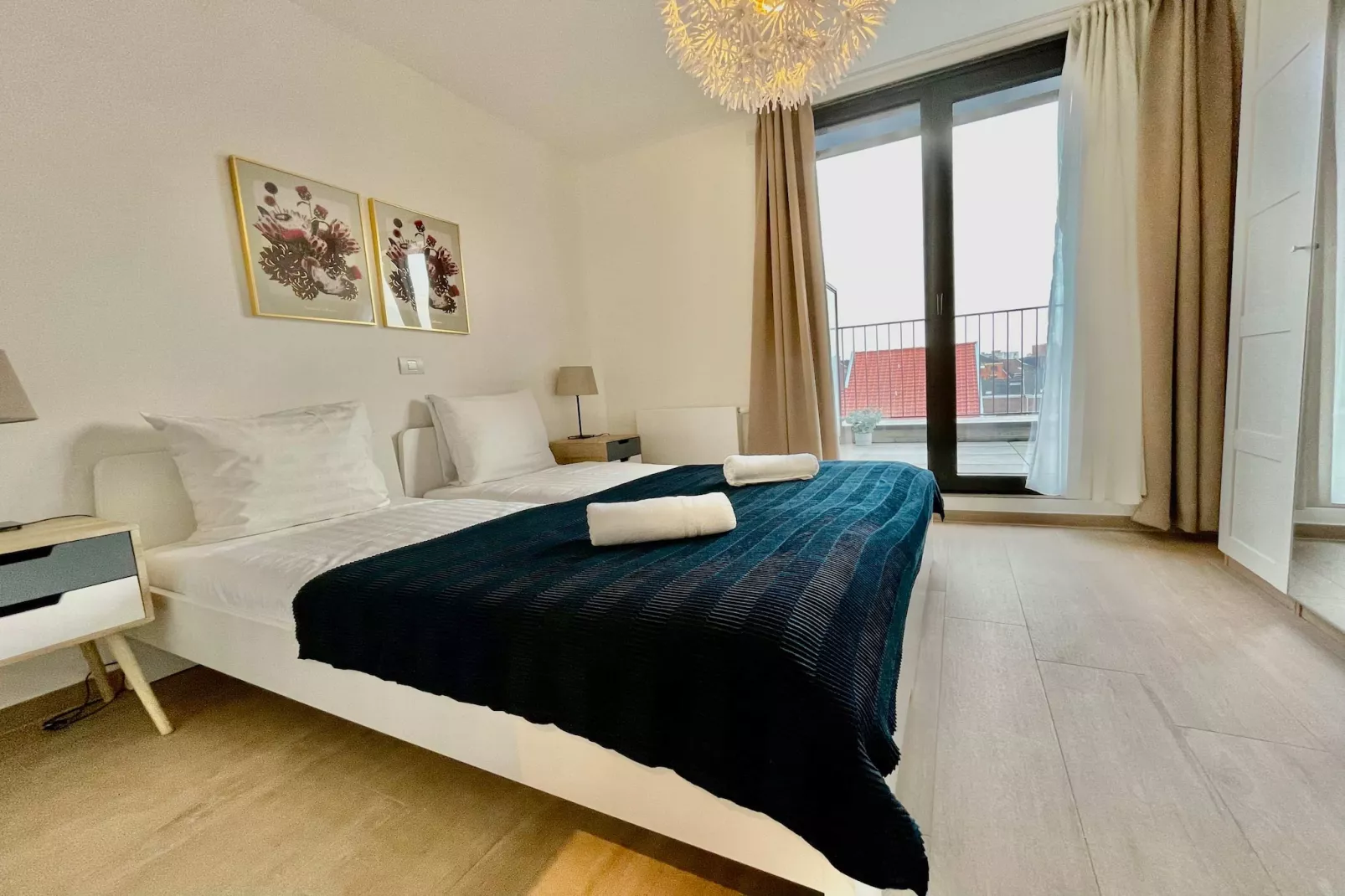 Modern 1BR Near Diamond District by OneLuxStay - Slaapkamer