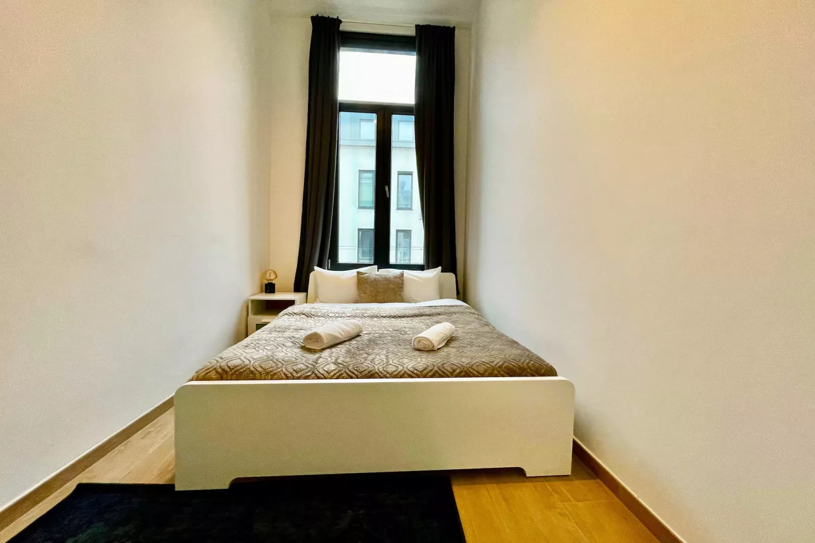 Luxury 2BR 1BA Near Fashion District by OneLuxStay - Slaapkamer