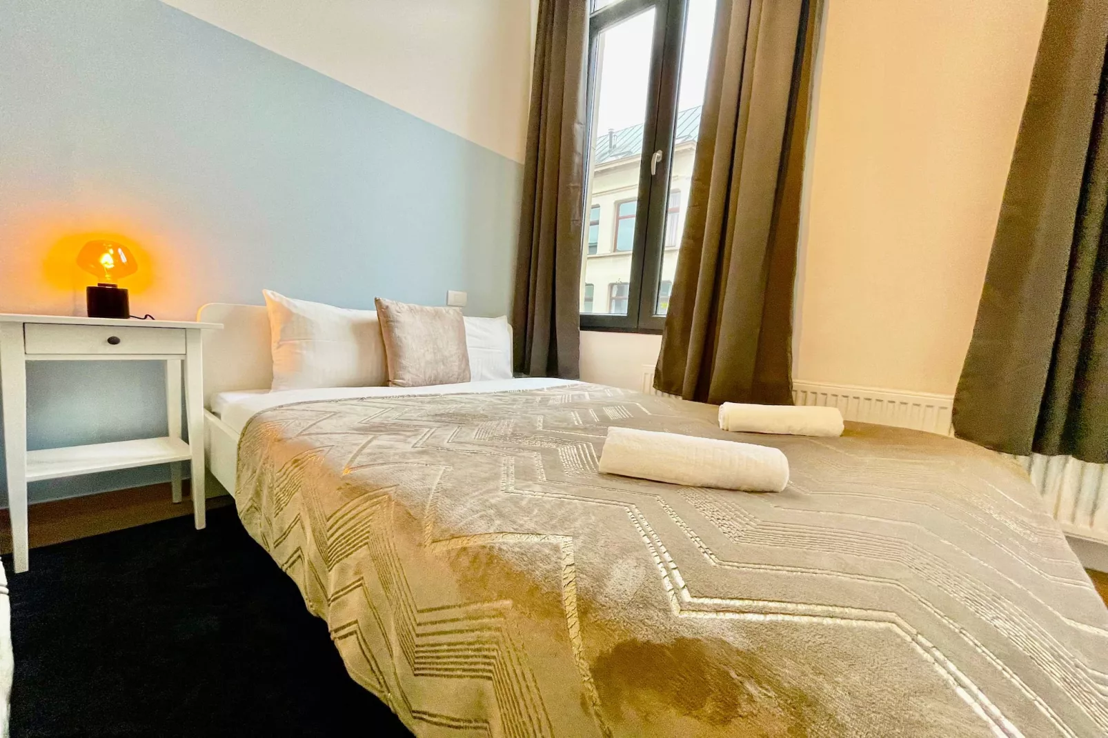 Luxury 2BR 1BA Near Fashion District by OneLuxStay - Slaapkamer