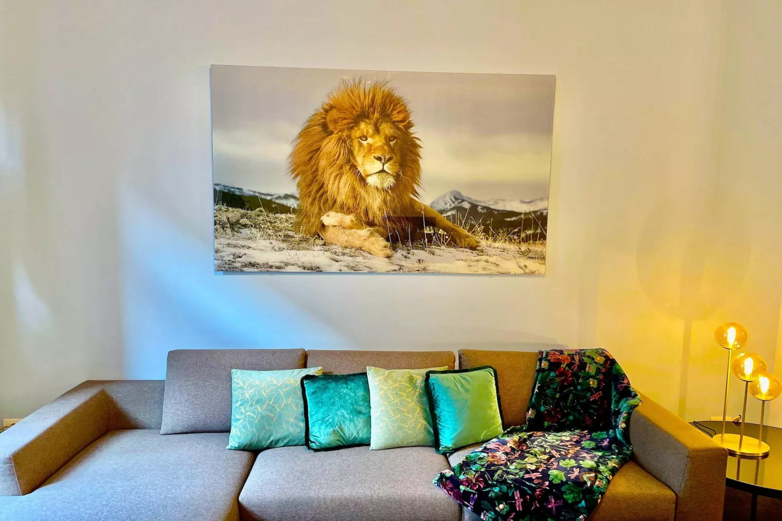 Luxury 2BR 2BA Near Fashion District by OneLuxStay - Woonkamer