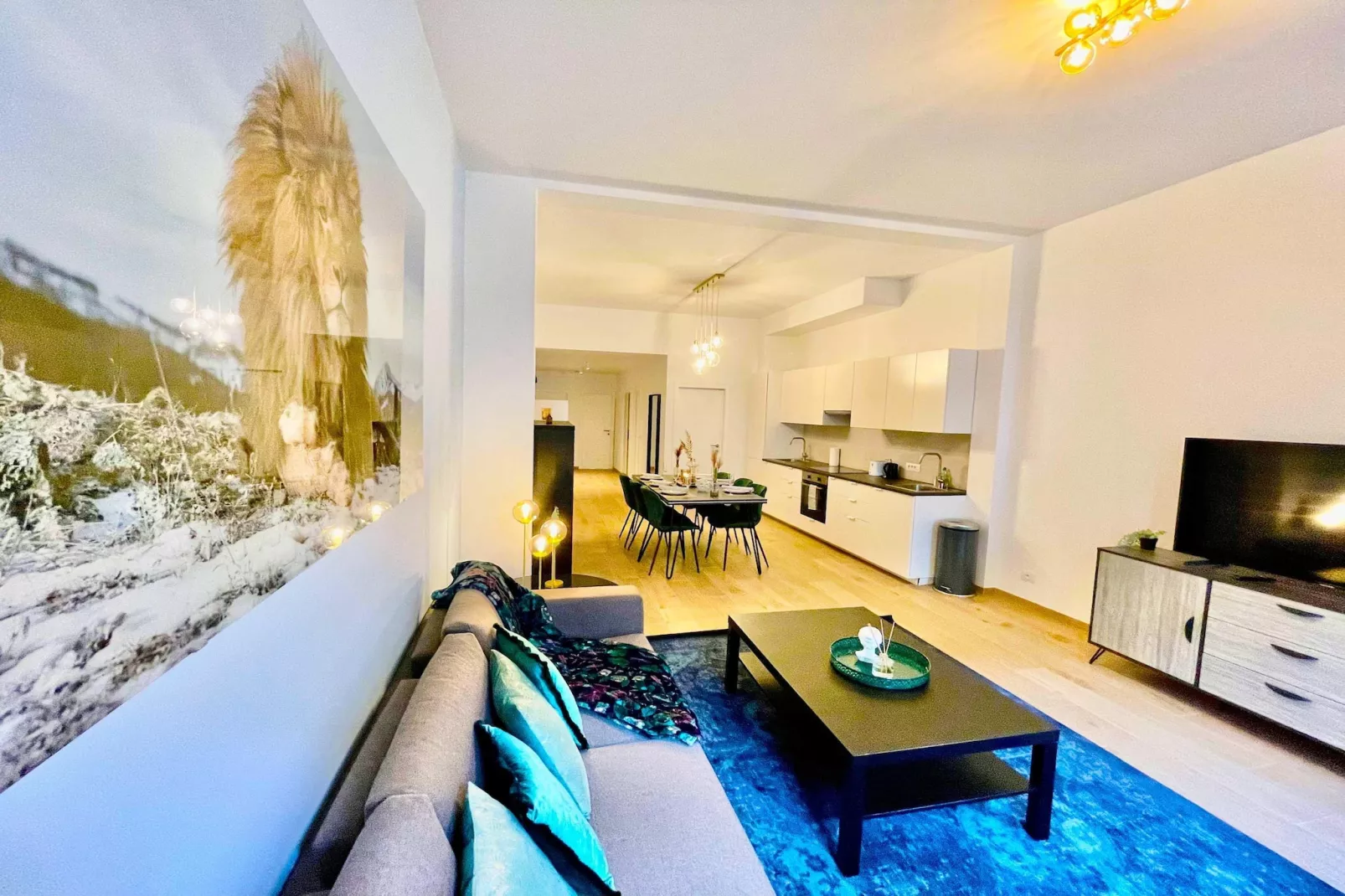 Luxury 2BR 2BA Near Fashion District by OneLuxStay - Woonkamer