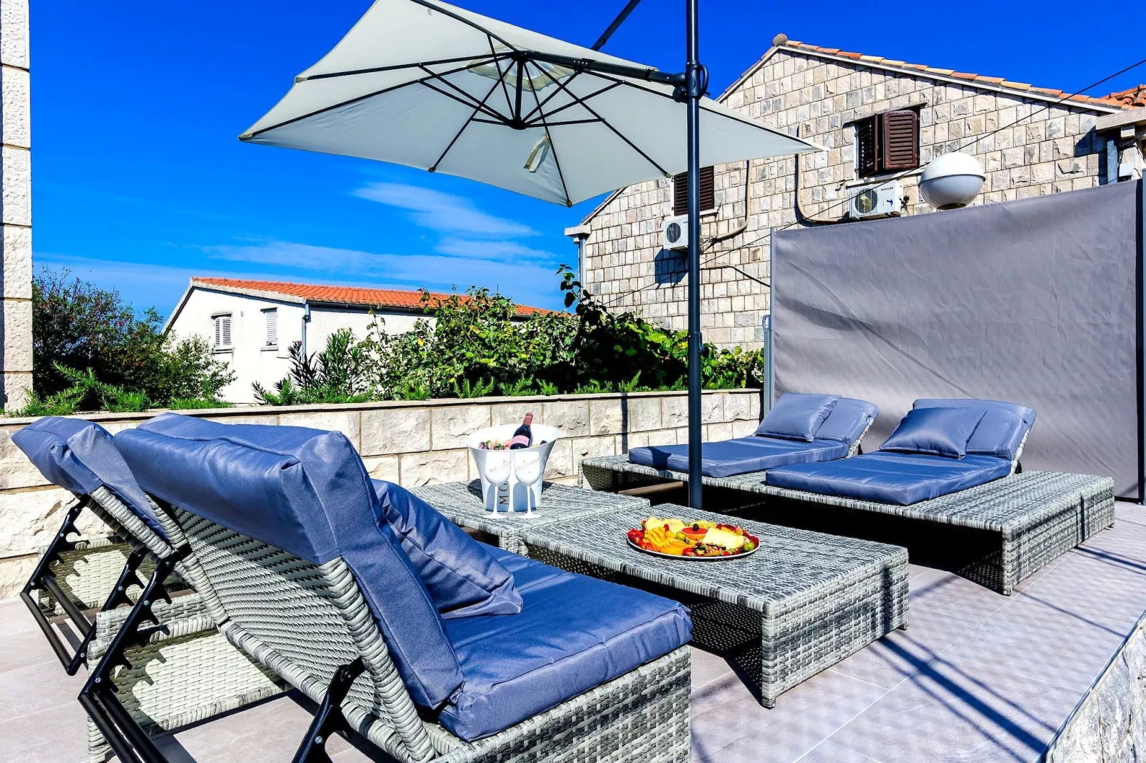 Villa Rustic stone - Terrasbalkon