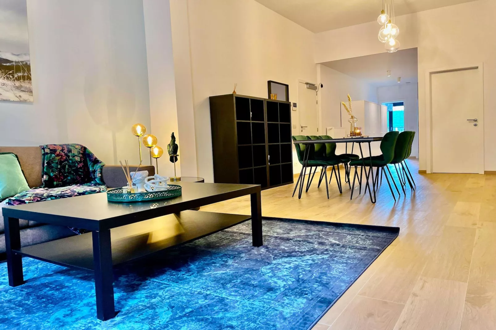 Luxury 2BR 2BA Near Fashion District by OneLuxStay - Woonkamer