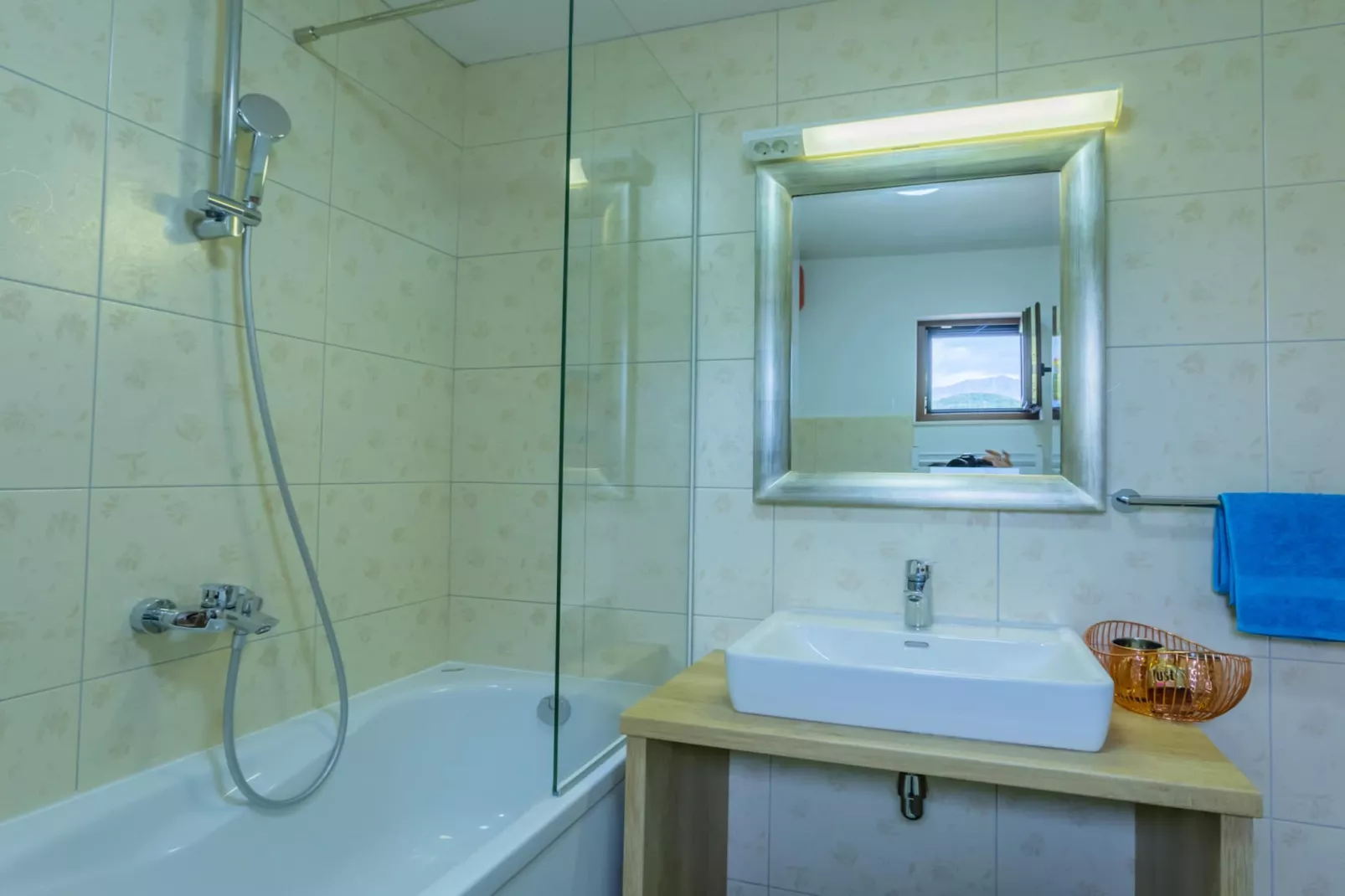 Rustic Villa Fragola with heated pool - Badkamer