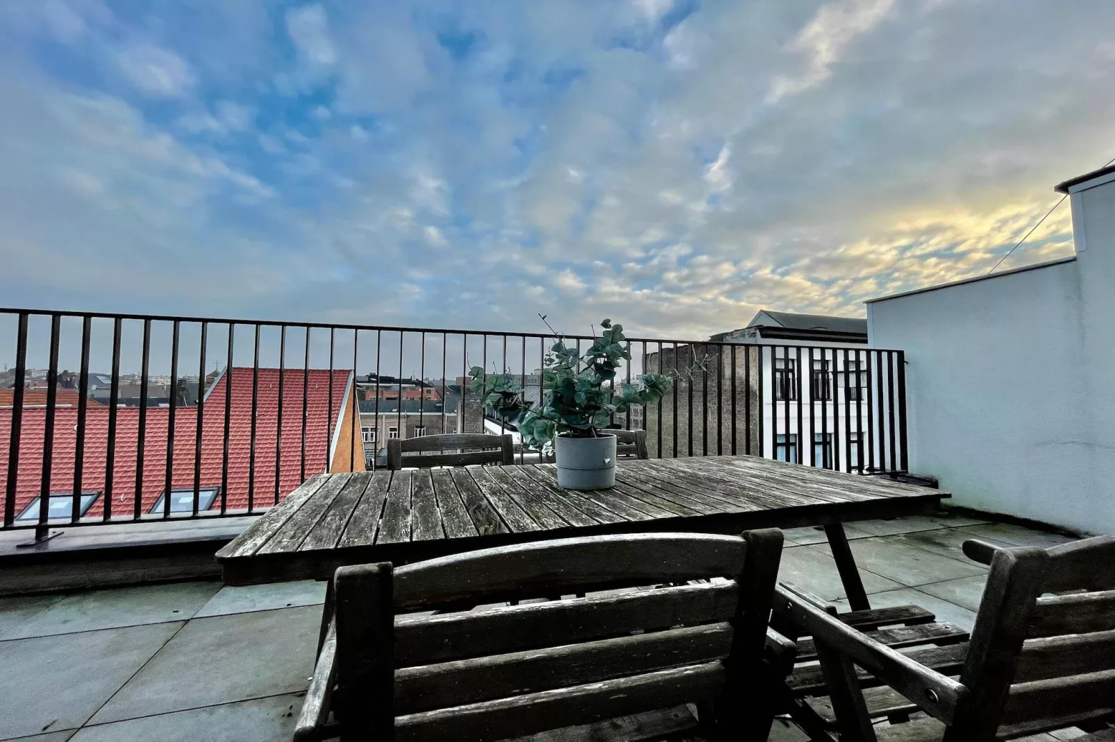 Modern 1BR Near Diamond District by OneLuxStay - Sfeer