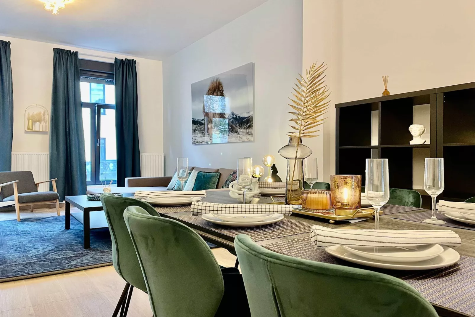 Luxury 2BR 2BA Near Fashion District by OneLuxStay - Eetkamer