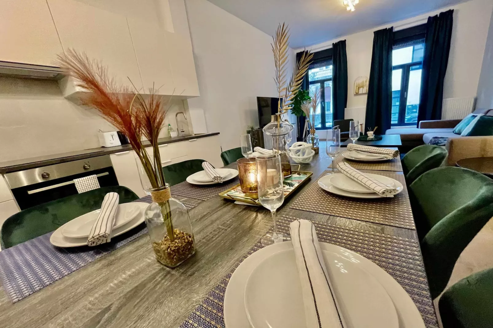 Luxury 2BR 2BA Near Fashion District by OneLuxStay - Eetkamer