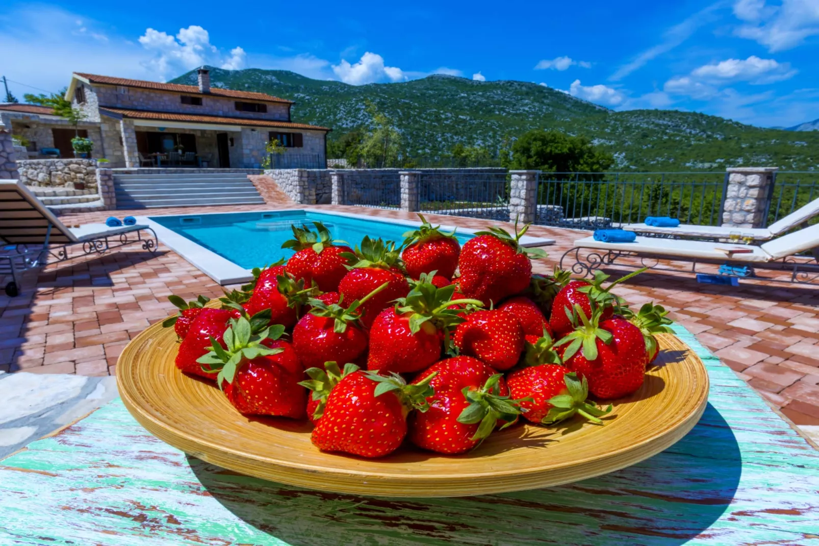 Rustic Villa Fragola with heated pool - Sfeer