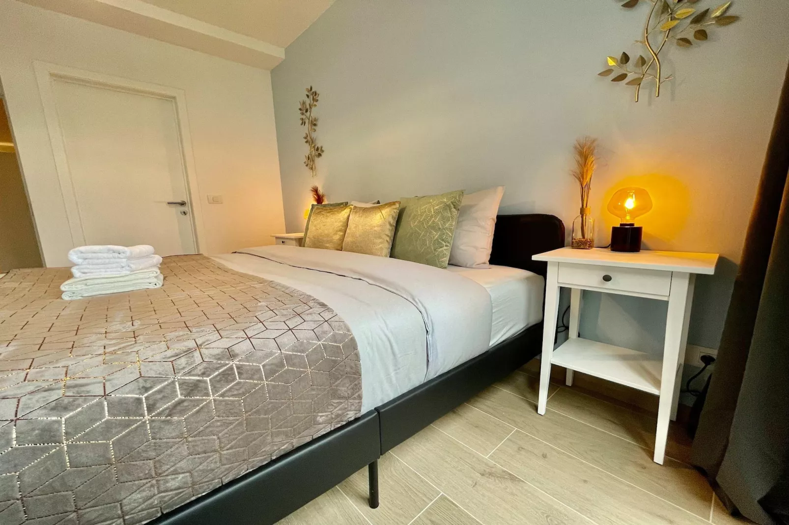 Luxury 2BR 2BA Near Fashion District by OneLuxStay - Slaapkamer