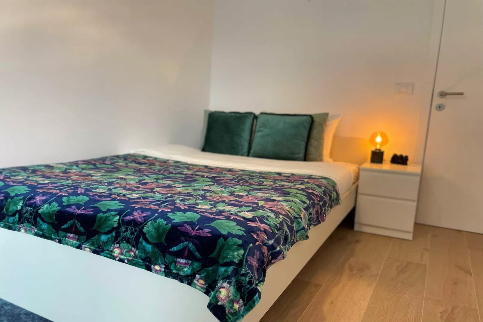 Luxury 2BR 2BA Near Fashion District by OneLuxStay - Slaapkamer