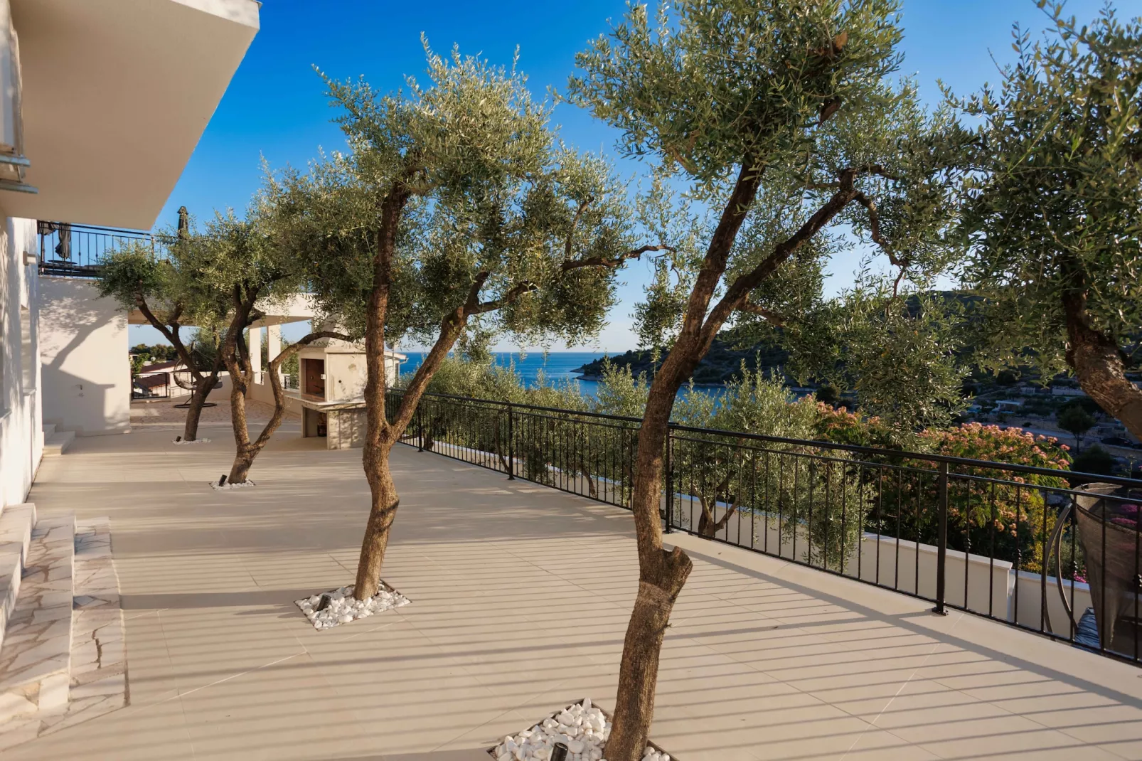 Villa La Fortezza with sea view - Buitenlucht