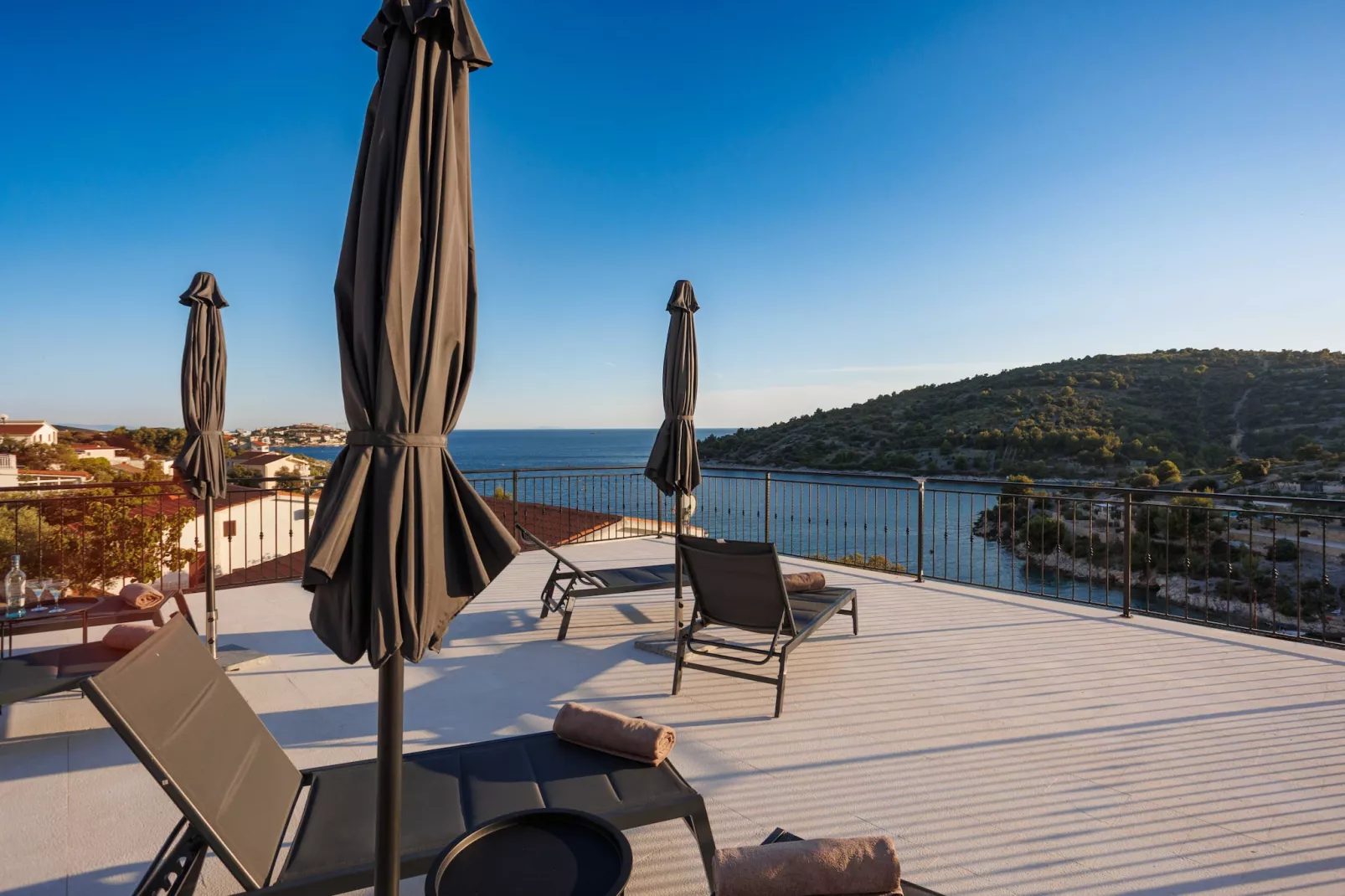 Villa La Fortezza with sea view - Buitenlucht