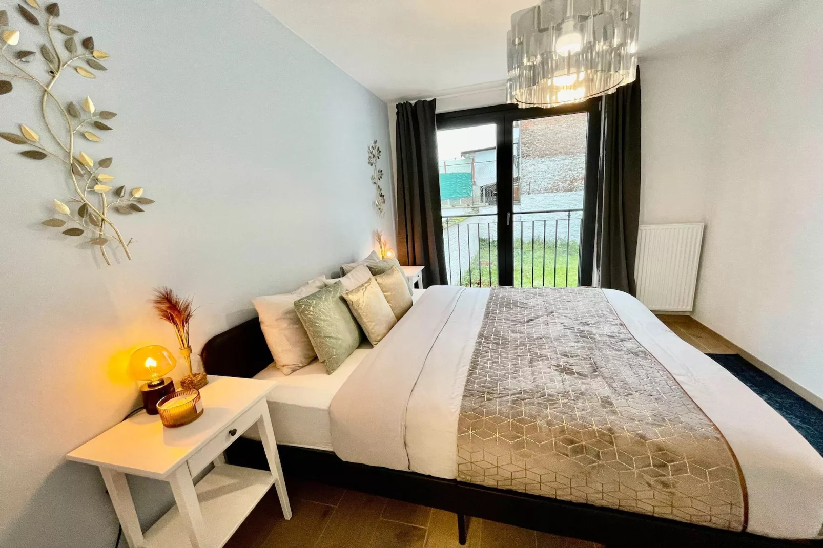 Luxury 2BR 2BA Near Fashion District by OneLuxStay - Slaapkamer