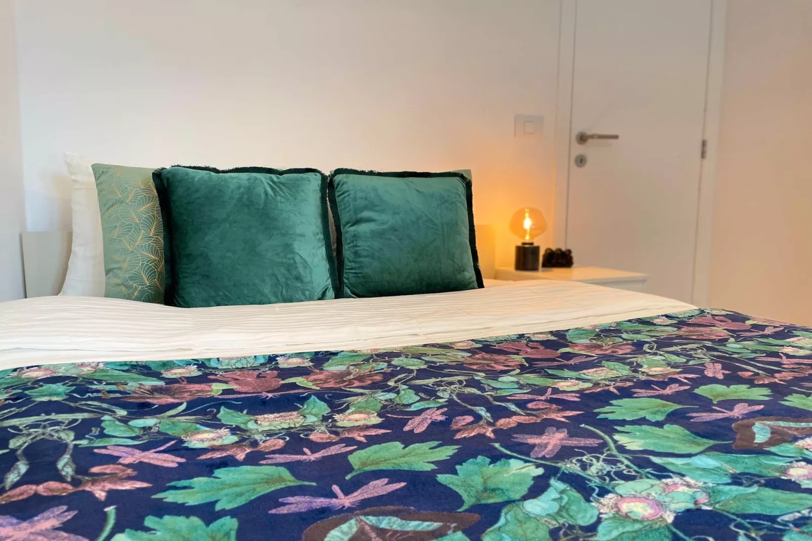 Luxury 2BR 2BA Near Fashion District by OneLuxStay - Slaapkamer