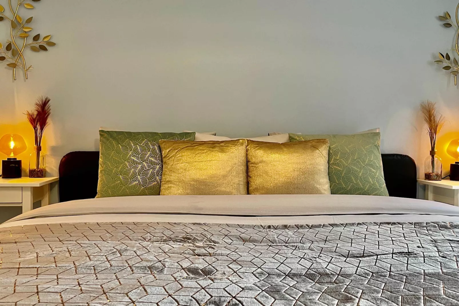 Luxury 2BR 2BA Near Fashion District by OneLuxStay - Slaapkamer