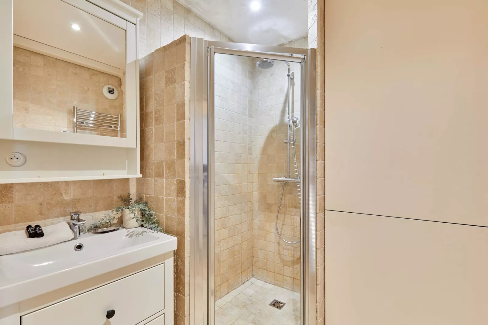 CHENIER 4 NEW 2 - Niet-getagd