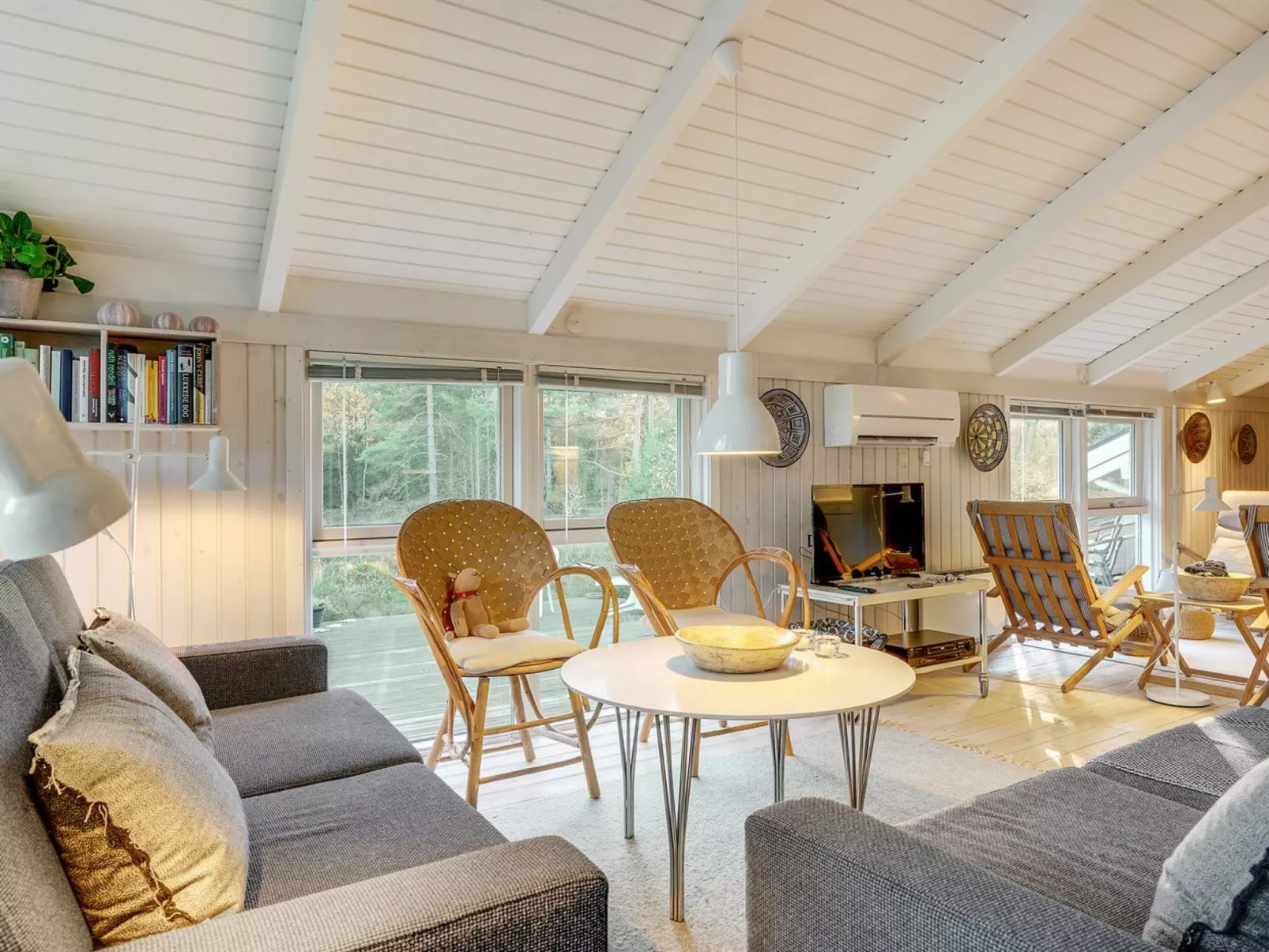 "Helmtrud" - 500m from the sea - Binnen