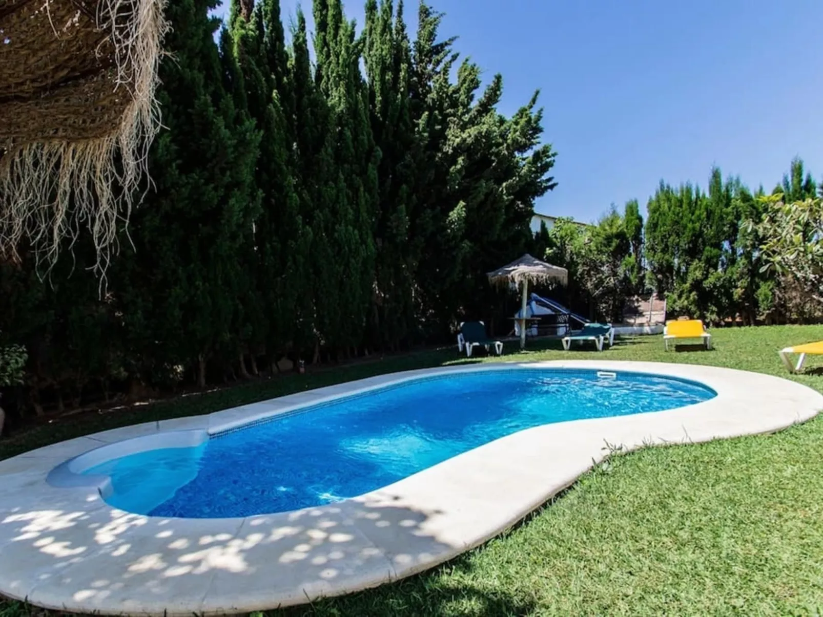 In Conil De La Frontera mit gemeinsamem Pool, Grill und Garten - Buiten