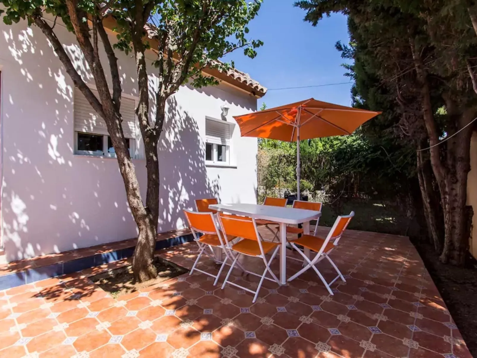 In Conil De La Frontera mit gemeinsamem Pool, Grill und Garten - Buiten