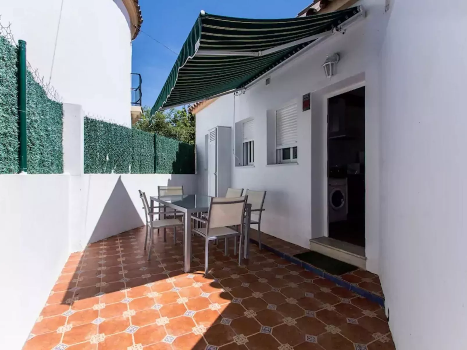 In Conil De La Frontera mit gemeinsamem Pool, Grill und Garten - Buiten