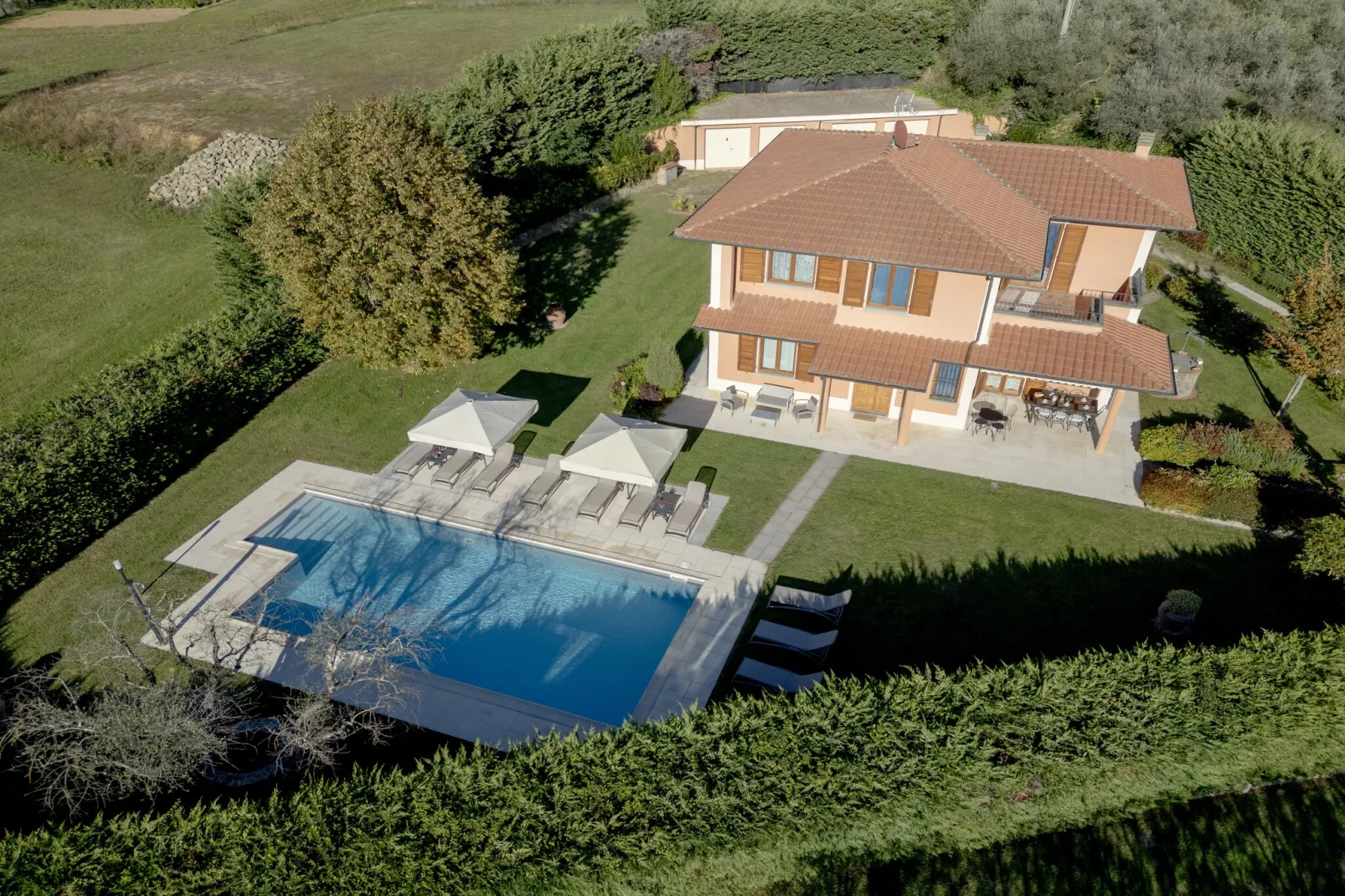 Villa a Loro Ciuffenna - Buitenkant zomer