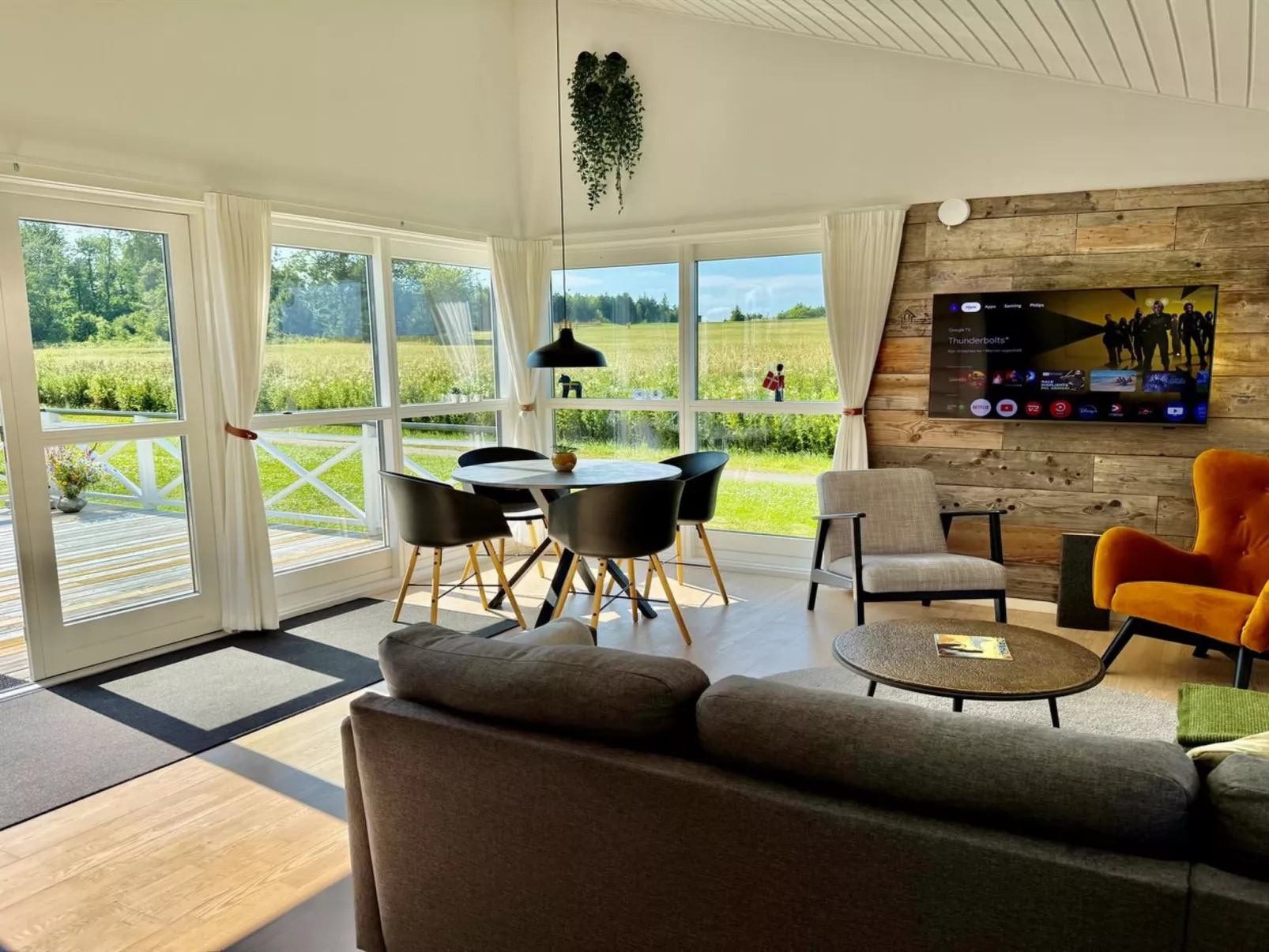 "Helemine" - 2.8km from the sea